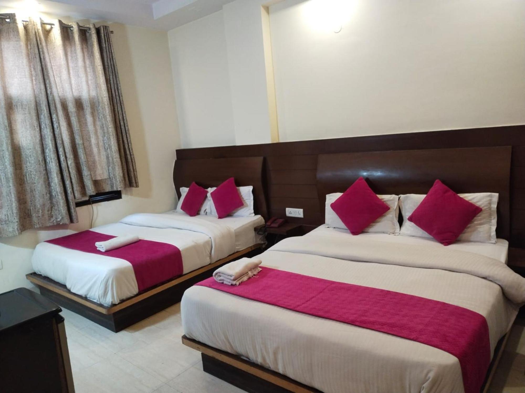 Hotel Lav Kush Deluxe At Paharganj New Delhi Eksteriør bilde